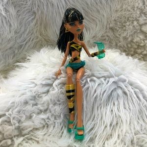 Monster High CLEO DE NILE ‘Gloom Beach’ Doll
